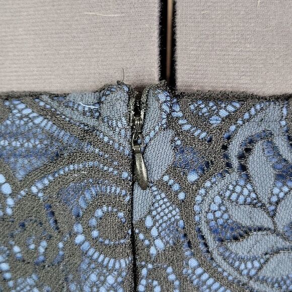 ROMEO & JULIET COUTURE Black and‎ Blue Lacey and Ruffled Blouse Medium - Picture 6 of 8